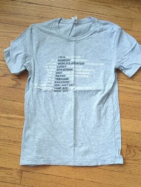 Women’s Heather Gray Graphic Tee - Brand Unspecified